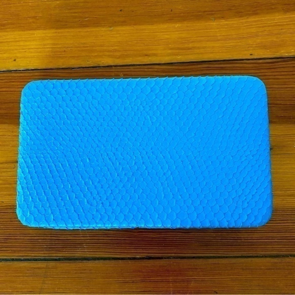Trish McEvoy Periwinkle Purple Clutch Brush Travel Case